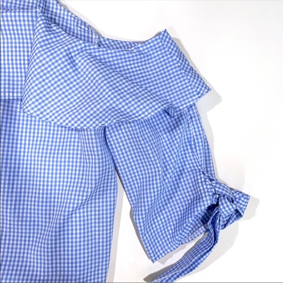 TOP SHOP | Ruffled Off The Shoulder Blouse - Picture 3 of 5